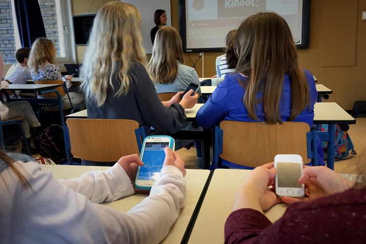 Telefoons op scholen in Smallingerland